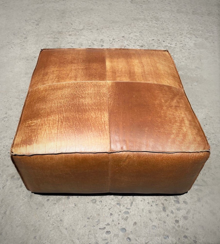 Pouf de Cuero – Tenor Rm, Color Milagro Whiskey, 90x90x40cm,  Cuero 100% Natural Uruguayo.